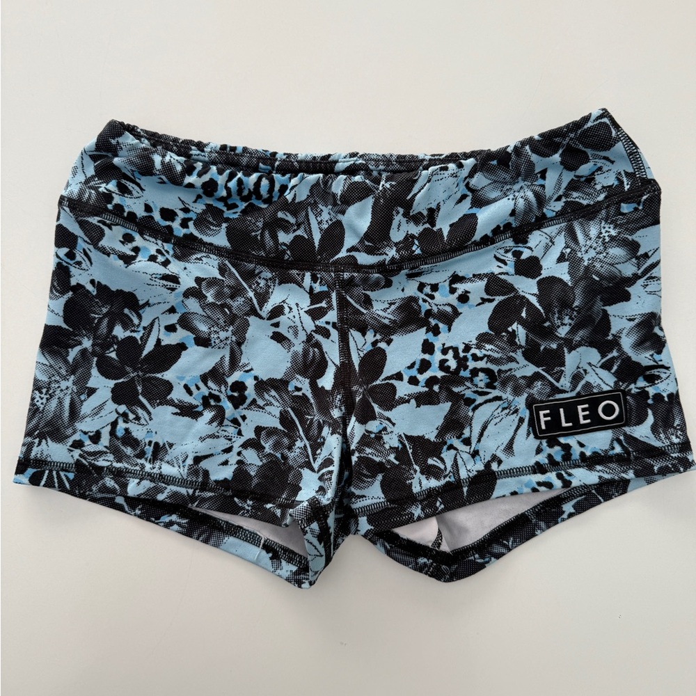 FLEO Shorts